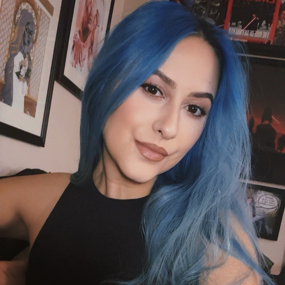 Meet your Posher, Brittany - Picture 1 of 3